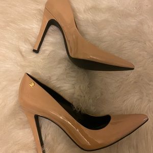 Calvin Klein nude pointy toe heels classic size 7